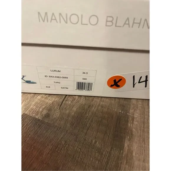 MANOLO BLAHNIK Satin Lurum 90 Heels